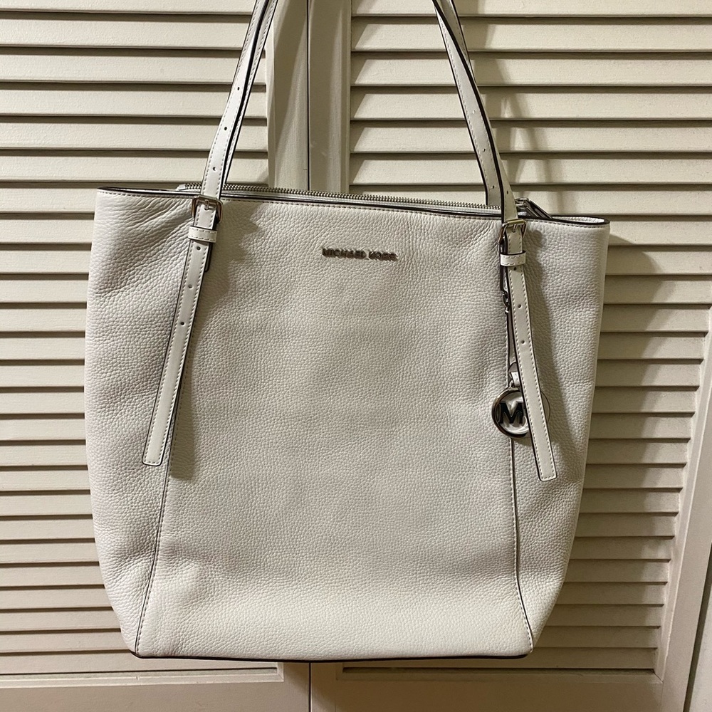 Michael Kors Large Voyager Tote